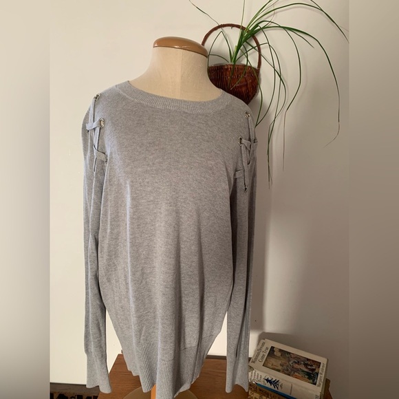 Michael Kors NWT Lace-Up Grey Crewneck Sweater L - Picture 6 of 16